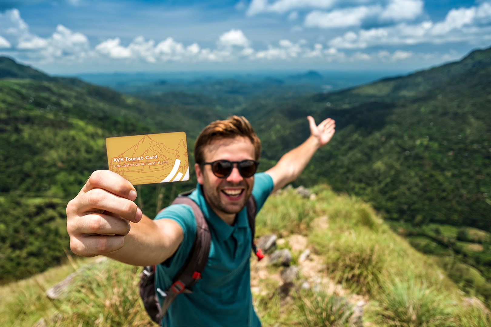 Mann mit AVS Tourist-Card